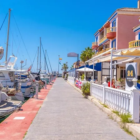 Apartman Gorgeous In With Harbor View Torrevieja