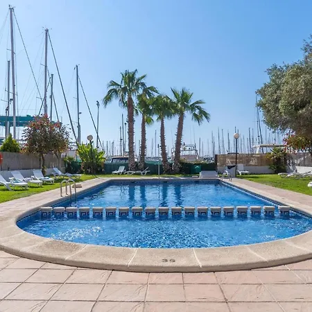 Gorgeous In With Harbor View Apartman